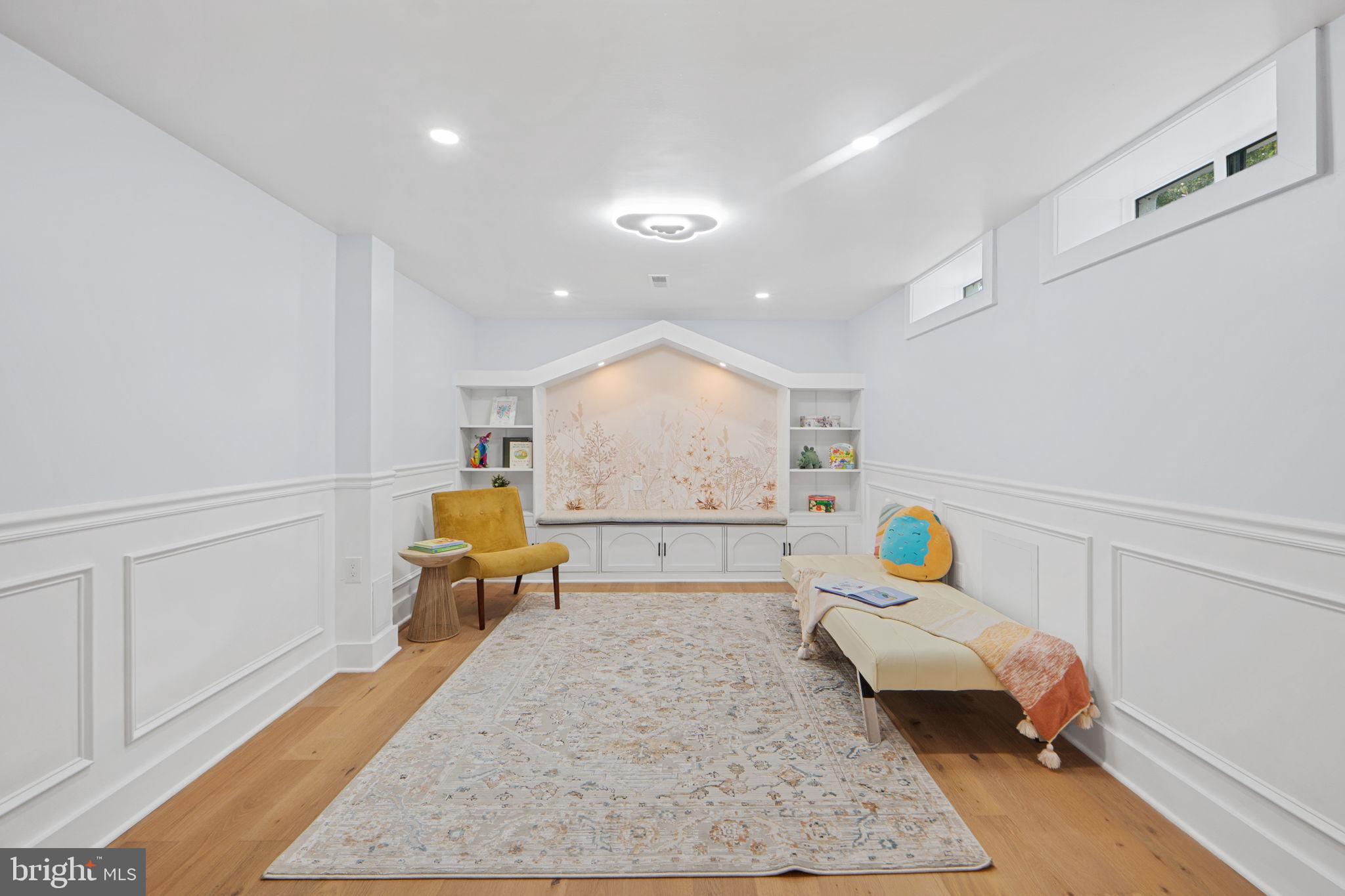 8511 HUNTER CREEK TRAIL