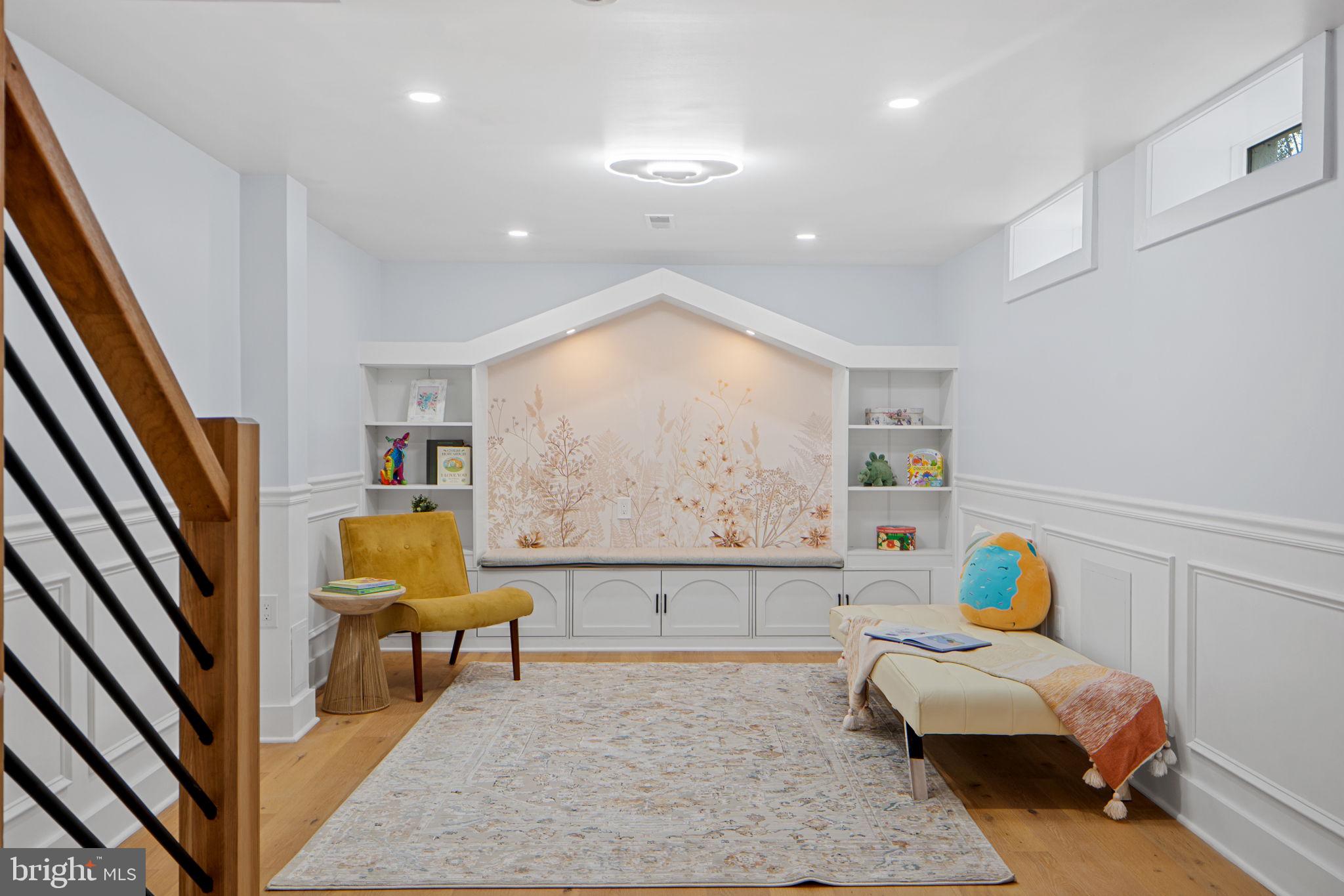 8511 HUNTER CREEK TRAIL