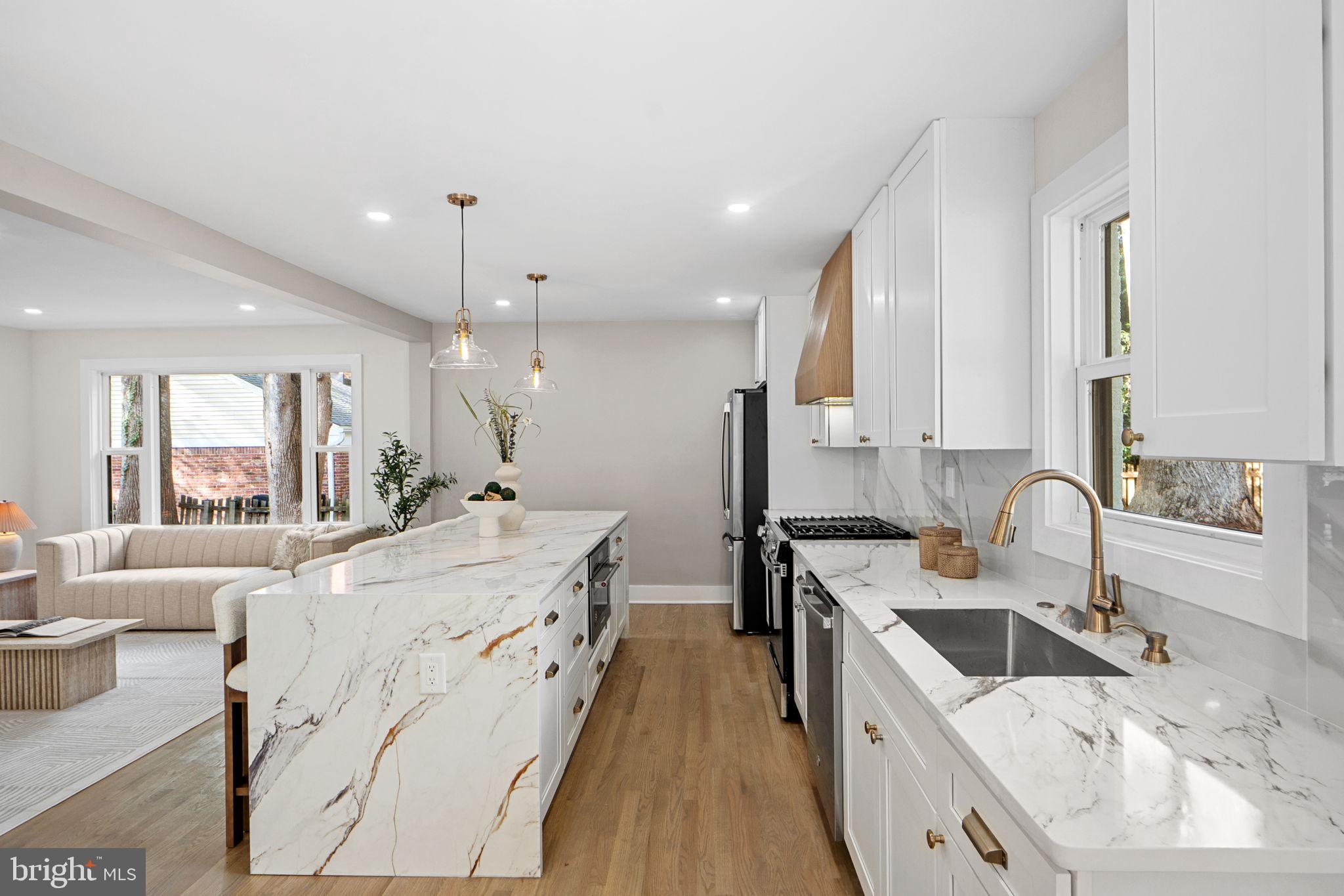 8511 HUNTER CREEK TRAIL