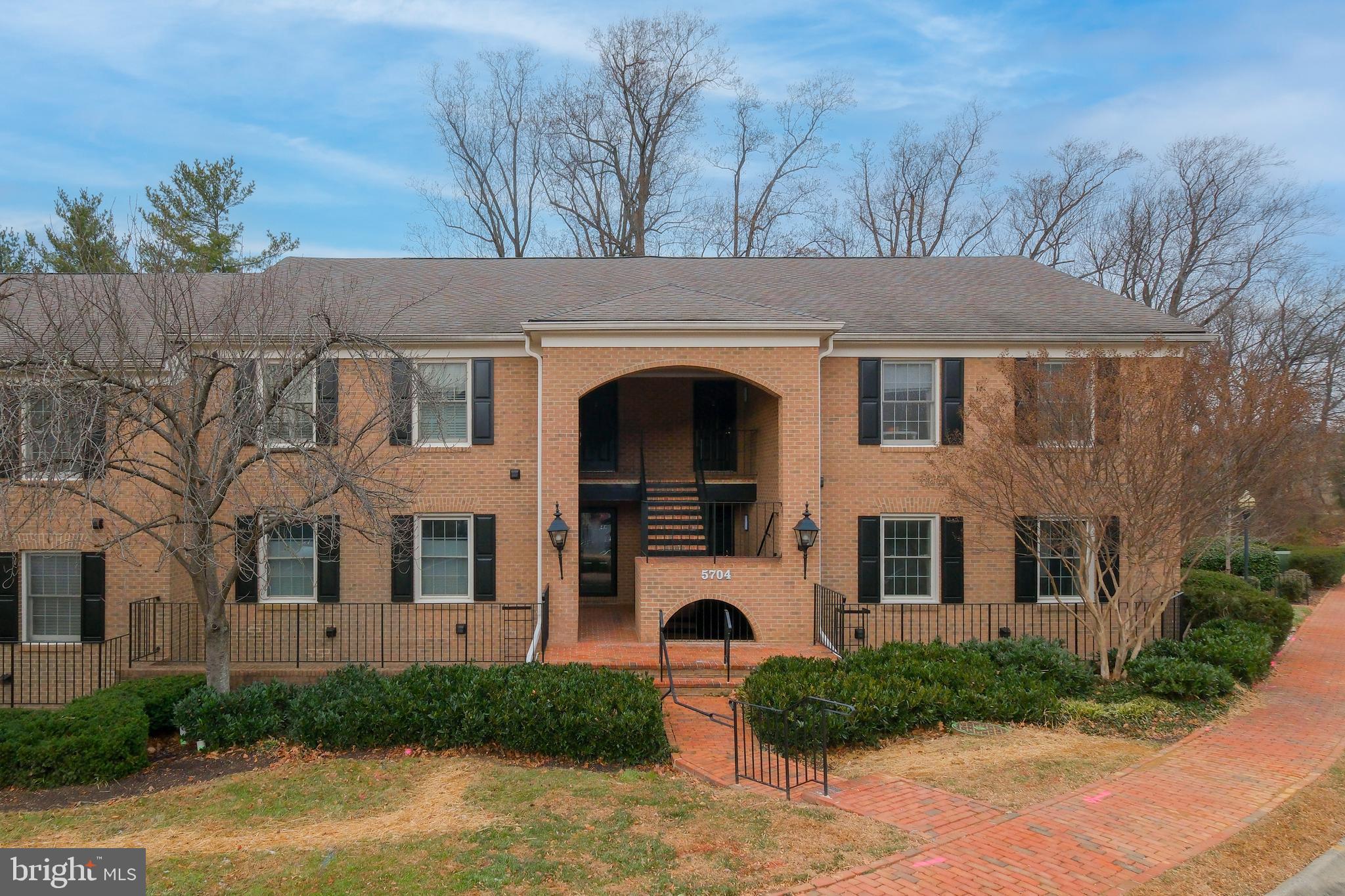 5704 BREWER HOUSE CIRCLE 101