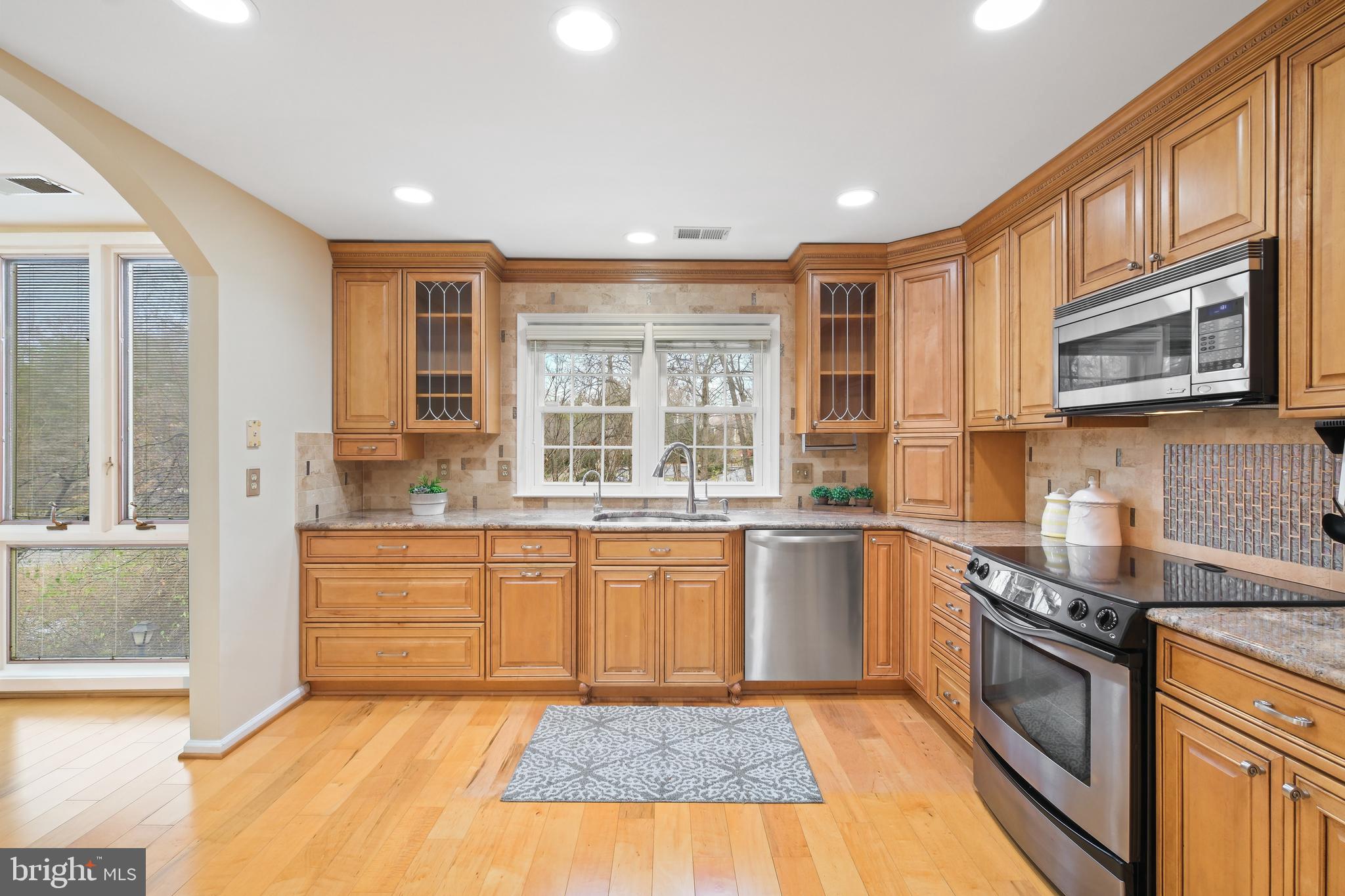 5704 BREWER HOUSE CIRCLE 101