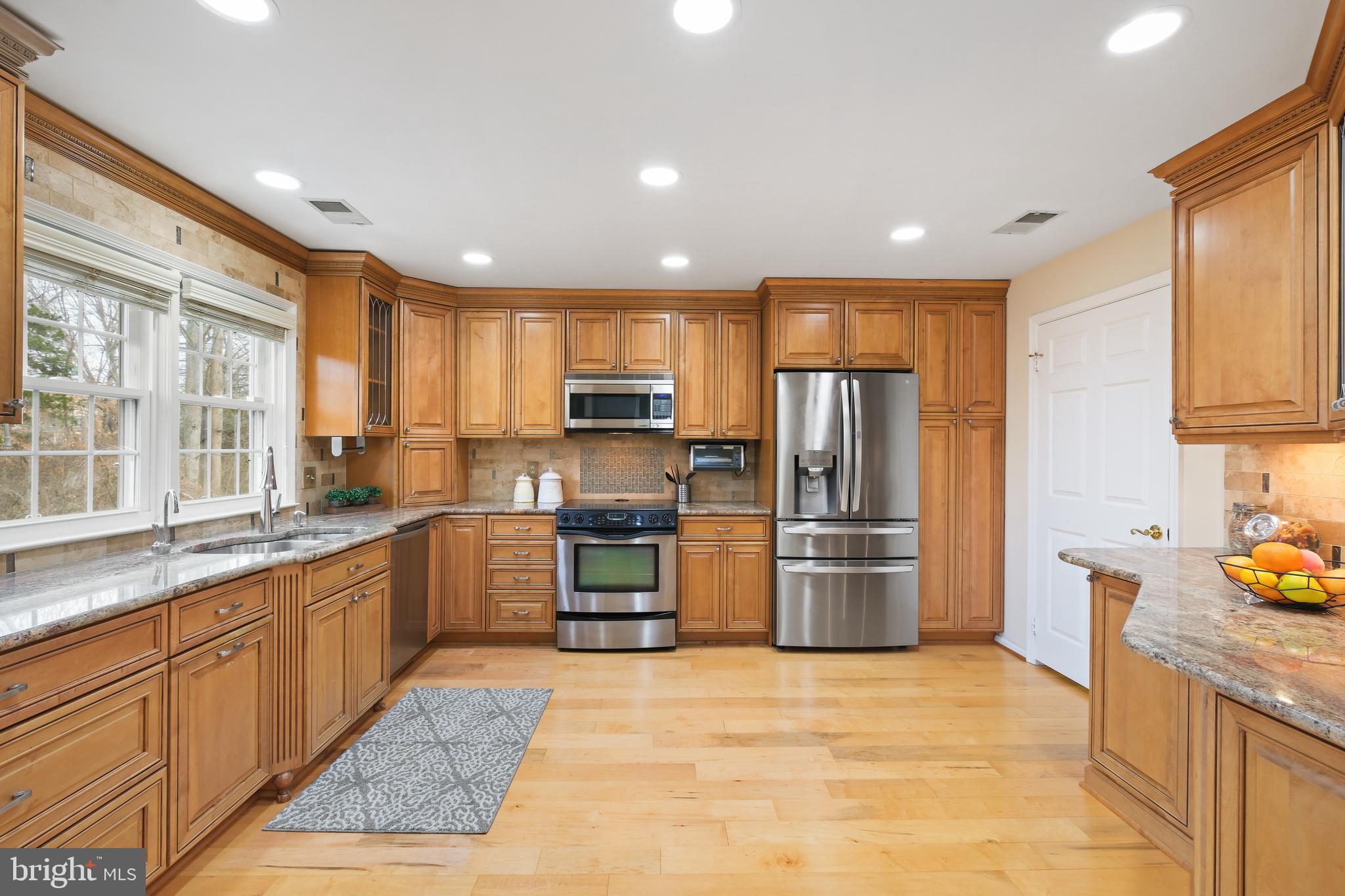 5704 BREWER HOUSE CIRCLE 101
