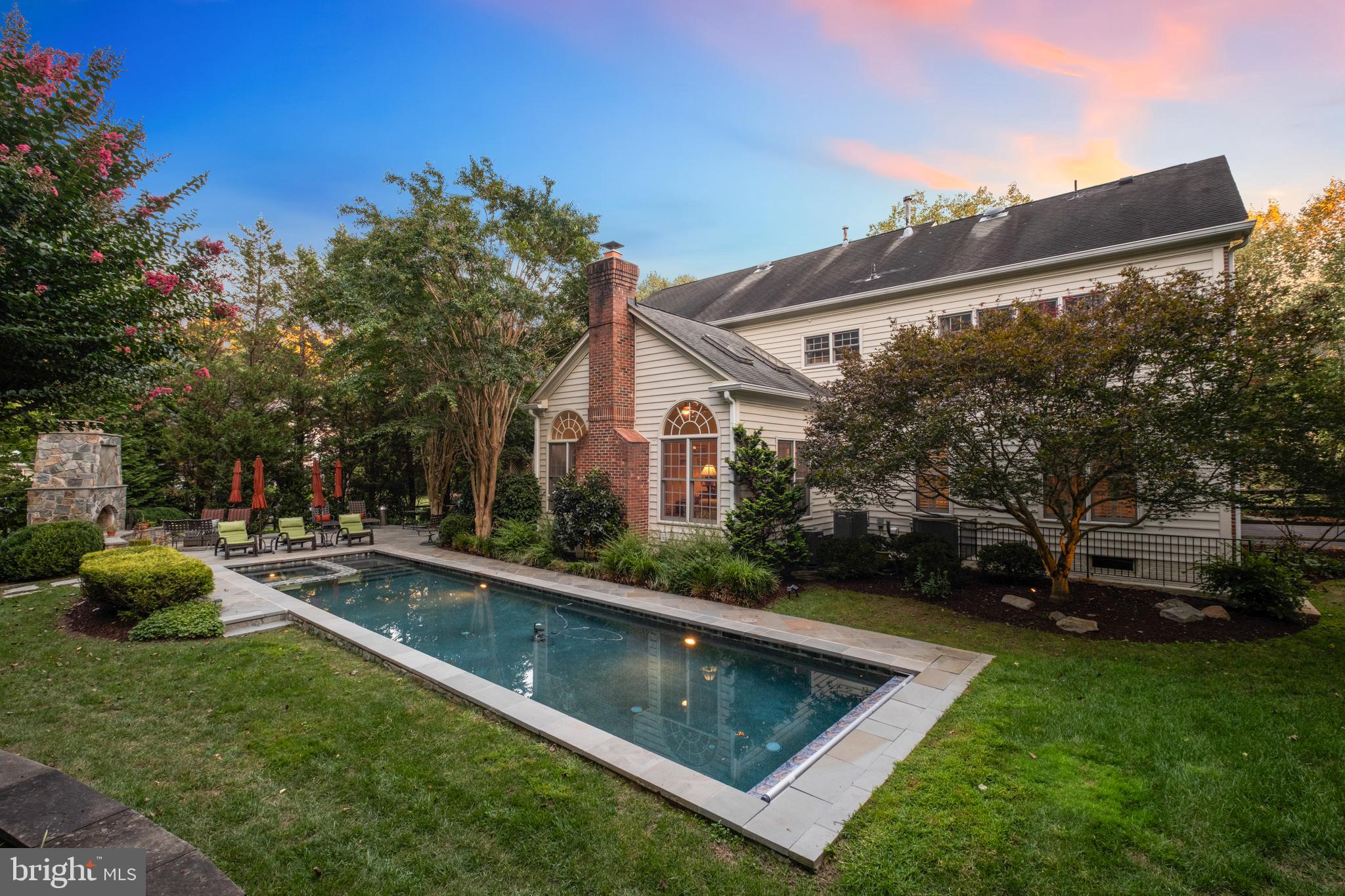 10405 SANDRINGHAM COURT