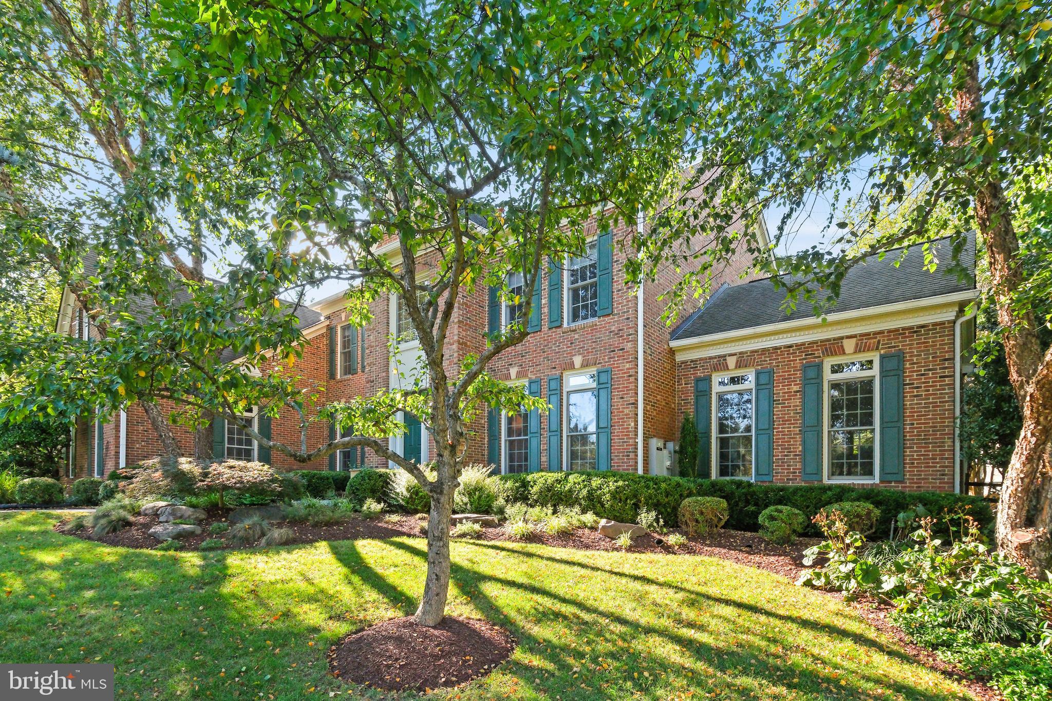 10405 SANDRINGHAM COURT