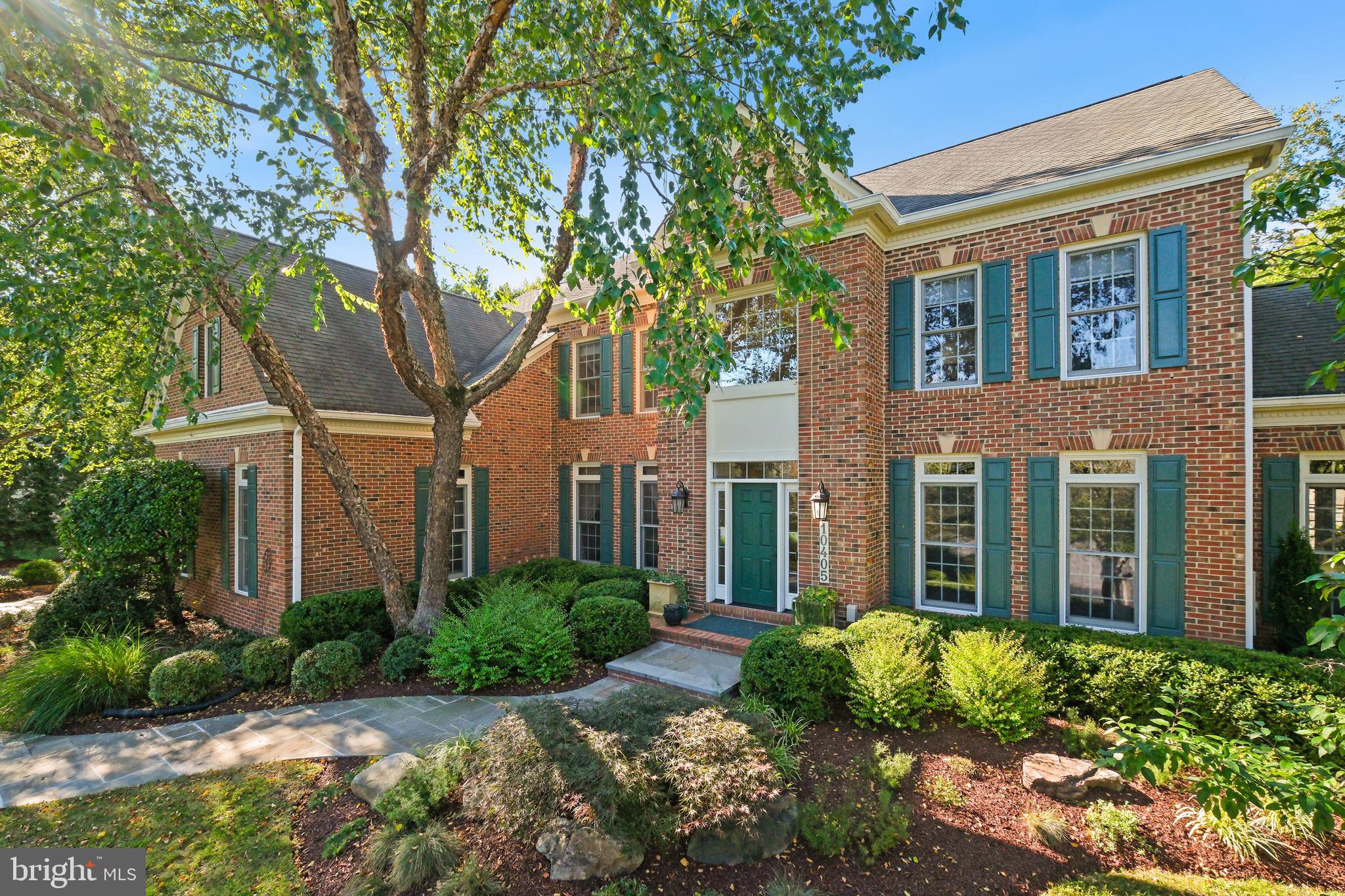 10405 SANDRINGHAM COURT