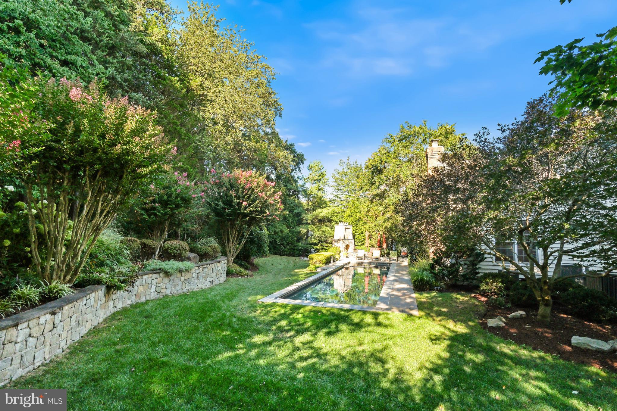 10405 SANDRINGHAM COURT