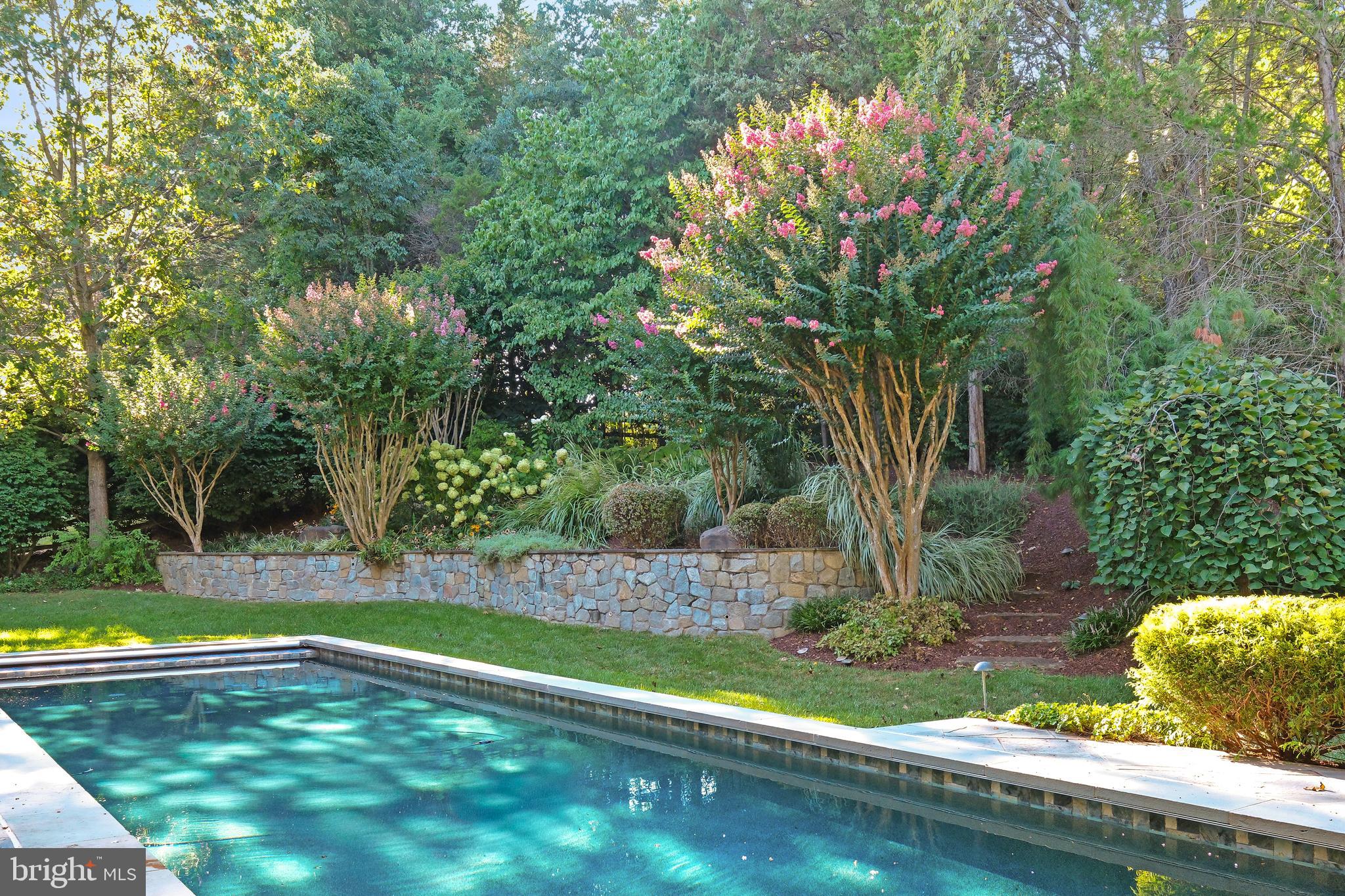 10405 SANDRINGHAM COURT