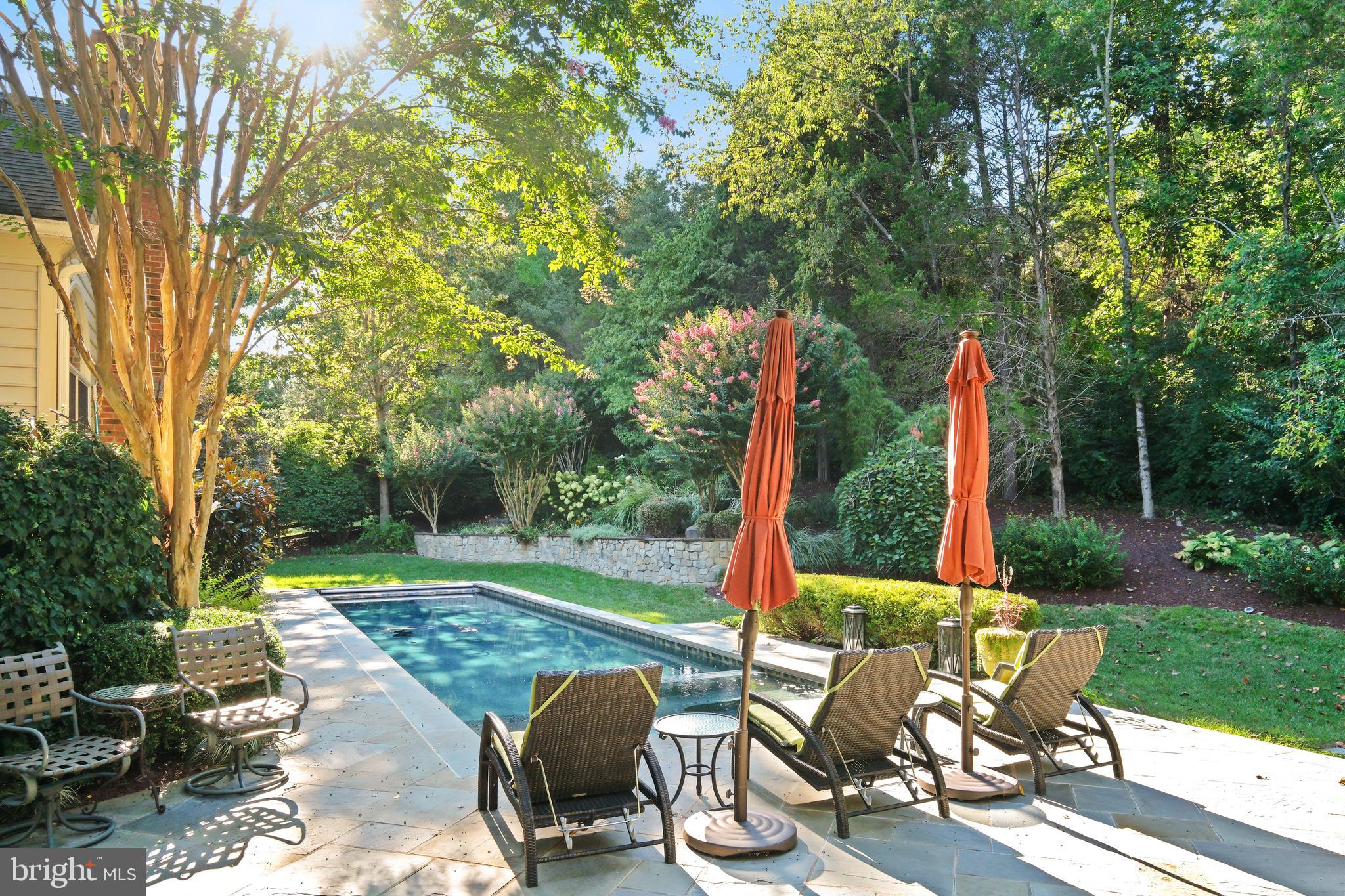 10405 SANDRINGHAM COURT