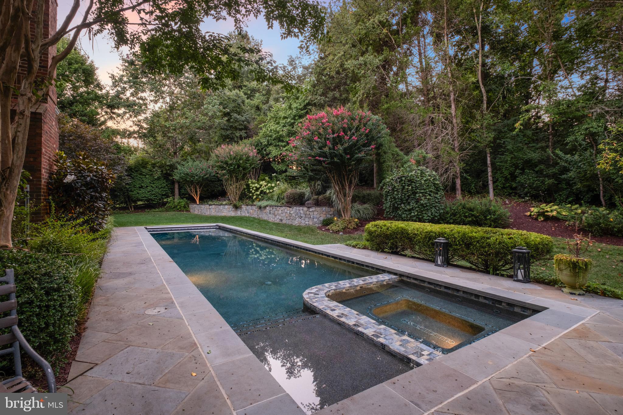 10405 SANDRINGHAM COURT