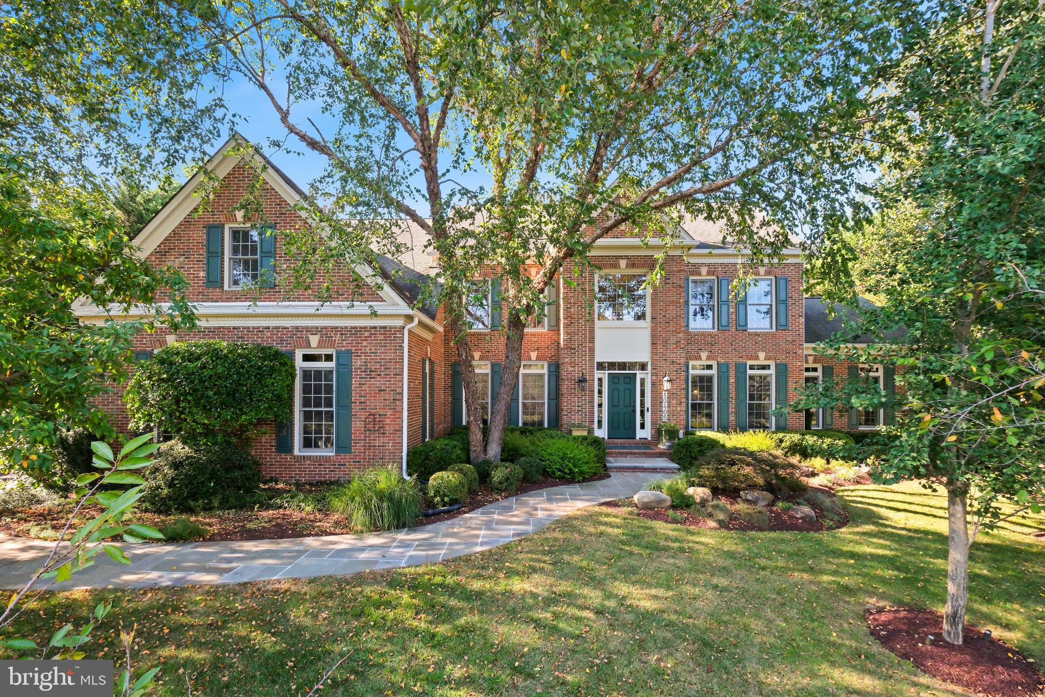 10405 SANDRINGHAM COURT