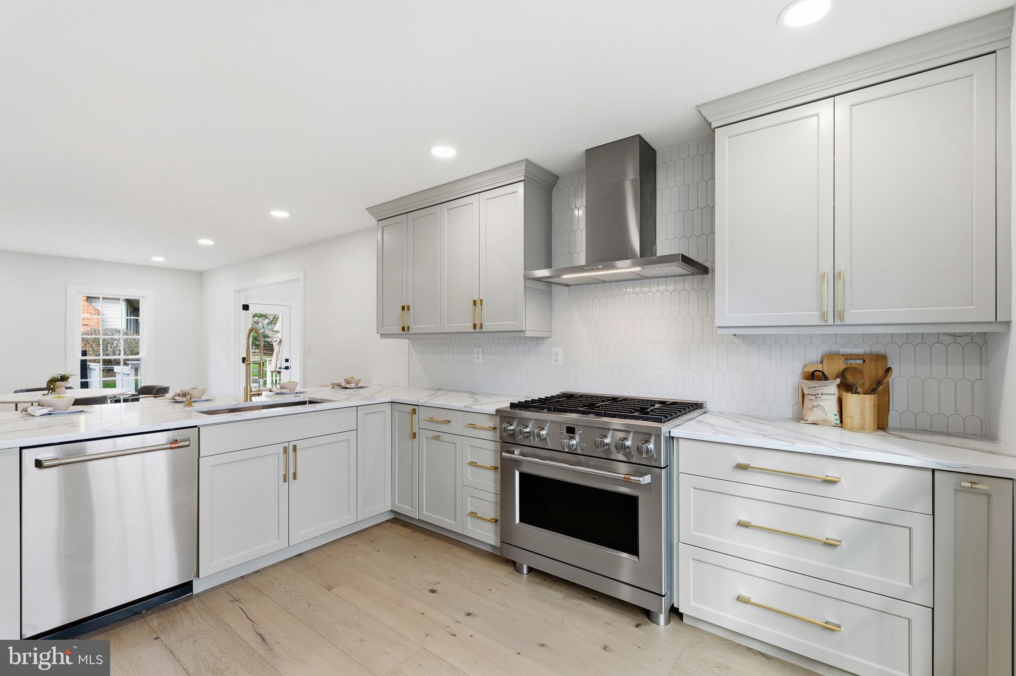 10029 DELLCASTLE ROAD