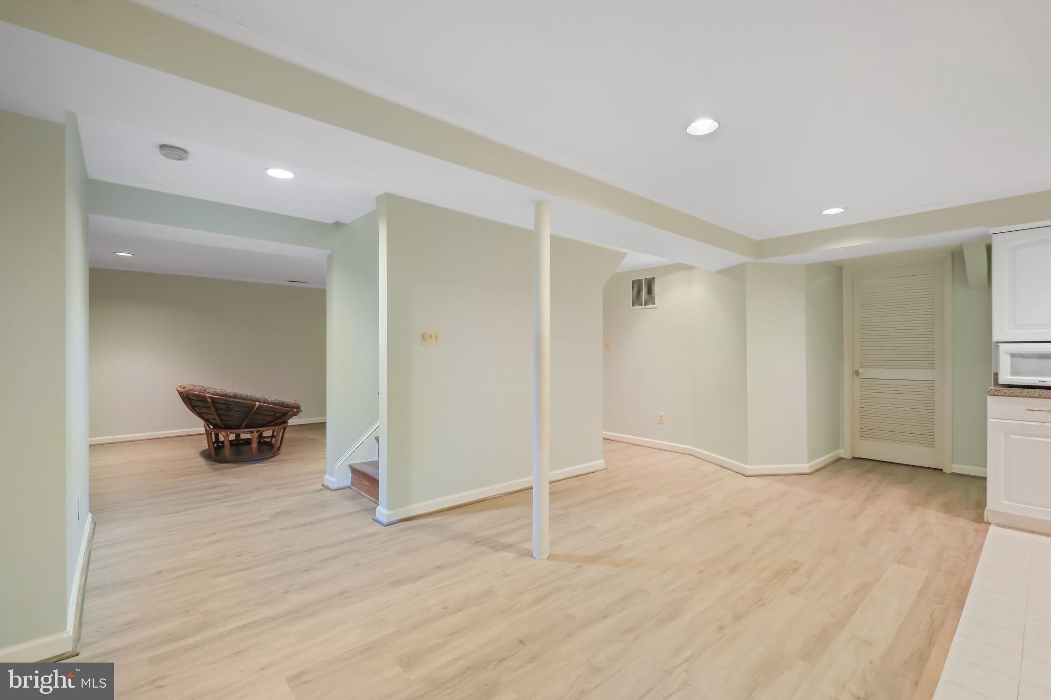 11917 REYNOLDS AVENUE