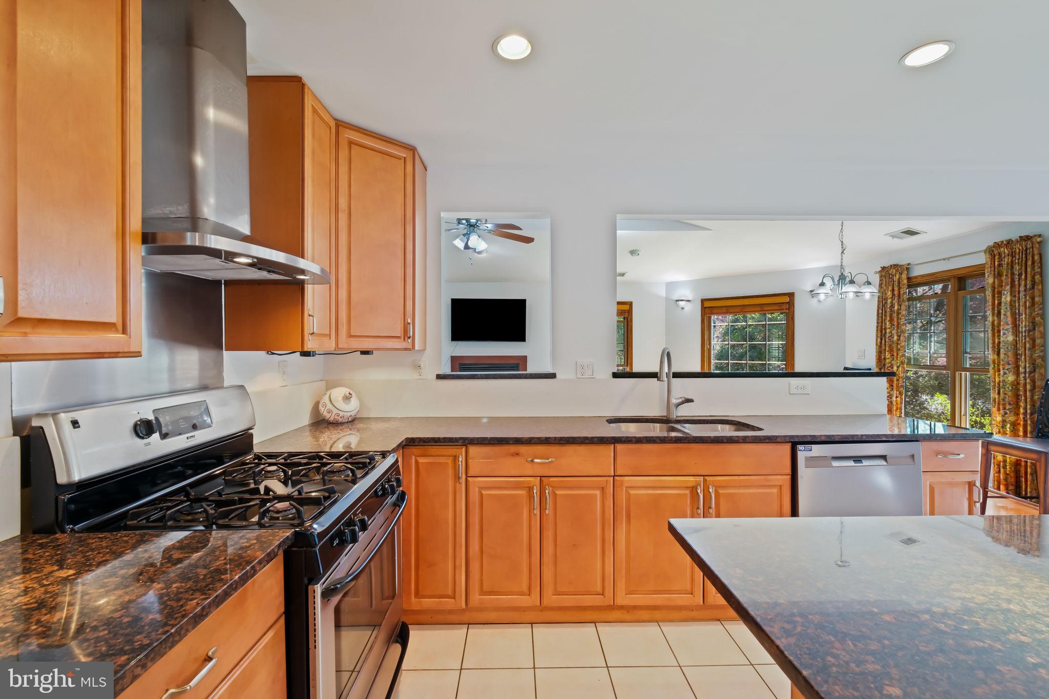 11917 REYNOLDS AVENUE