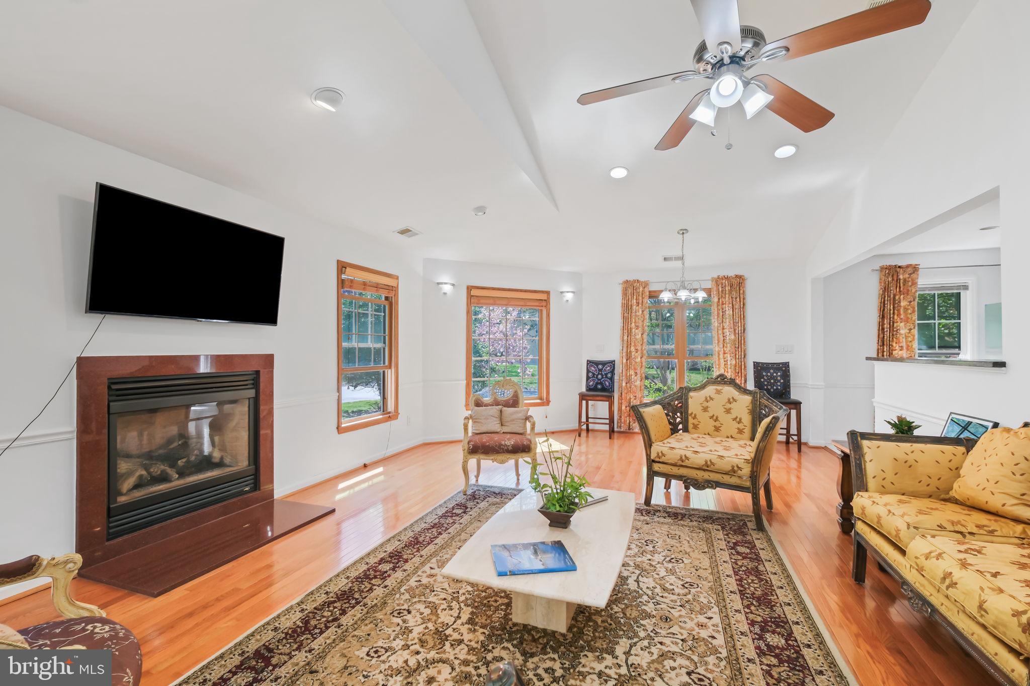 11917 REYNOLDS AVENUE