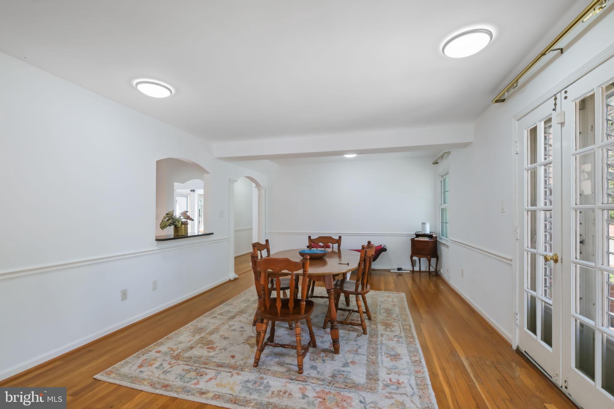 11917 REYNOLDS AVENUE