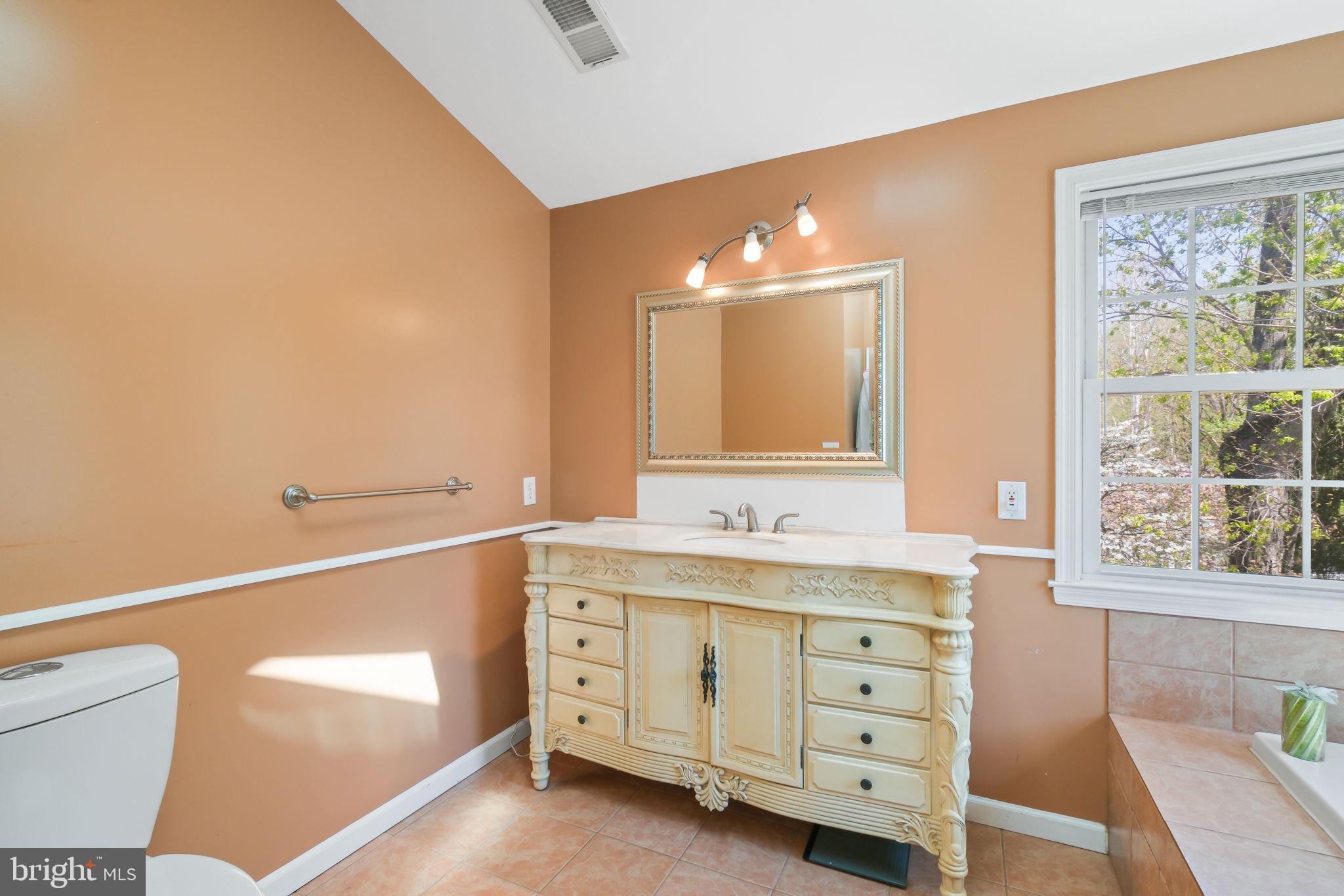 11917 REYNOLDS AVENUE