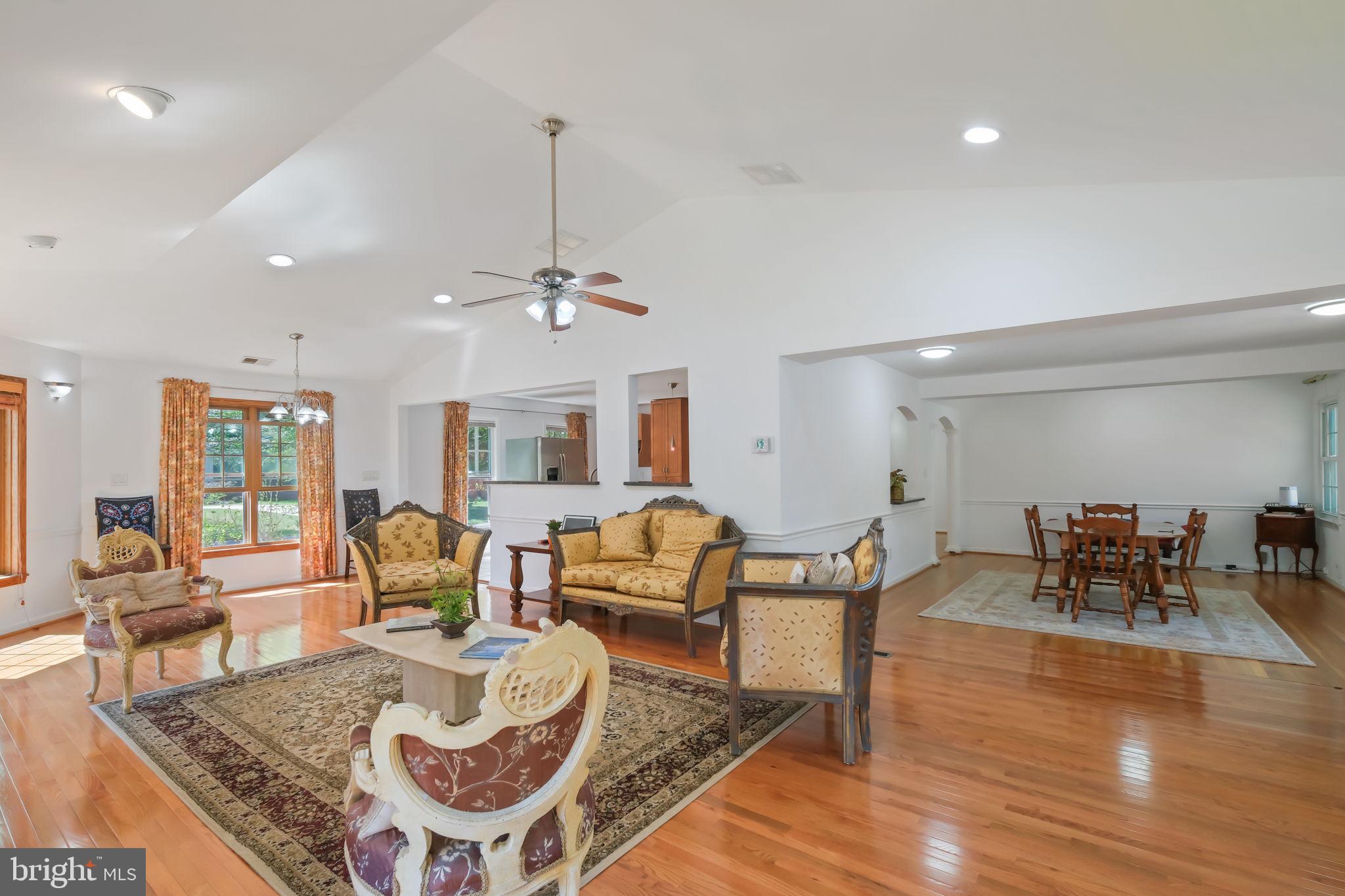 11917 REYNOLDS AVENUE