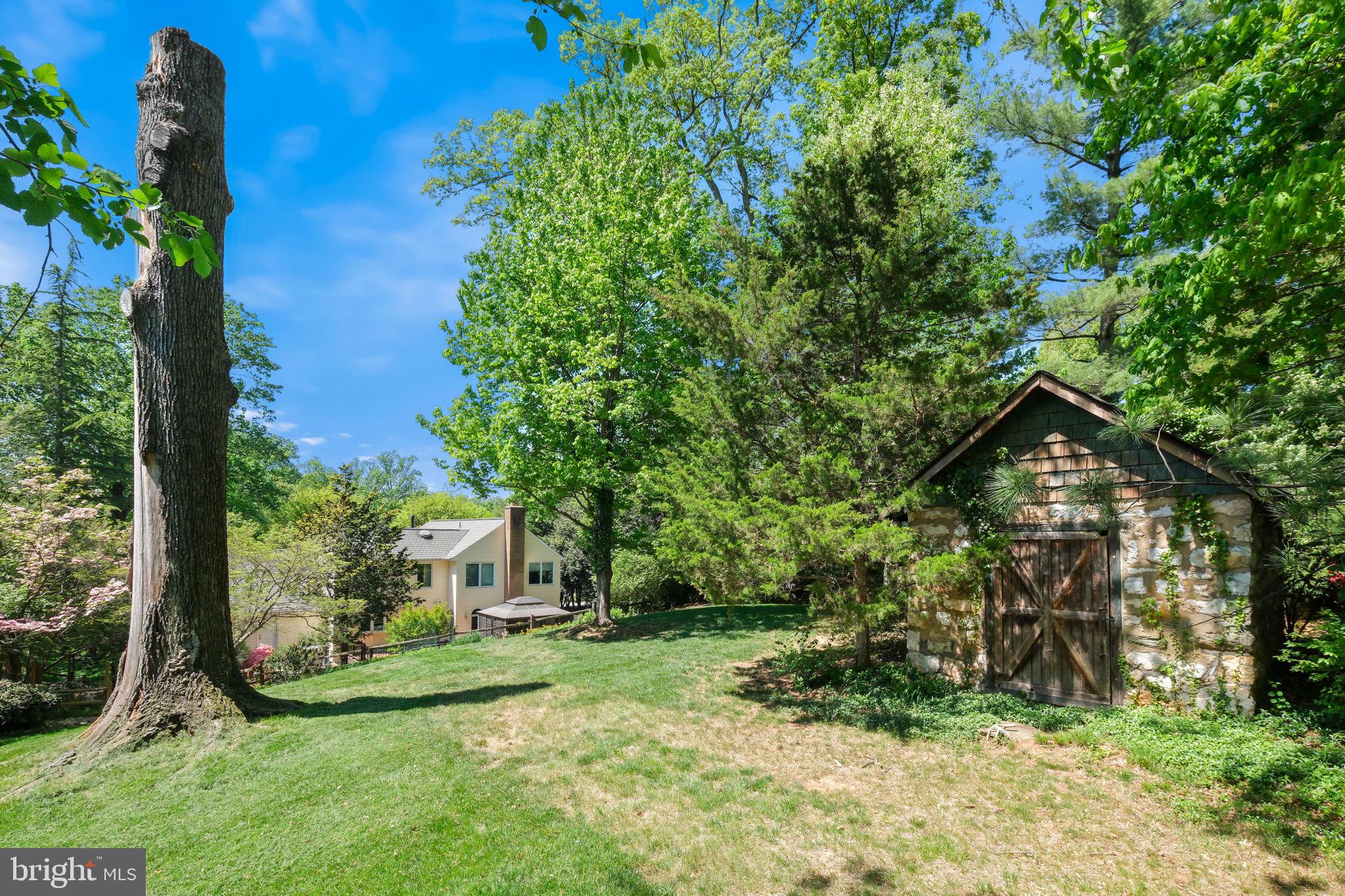 9 MAGIC MOUNTAIN COURT