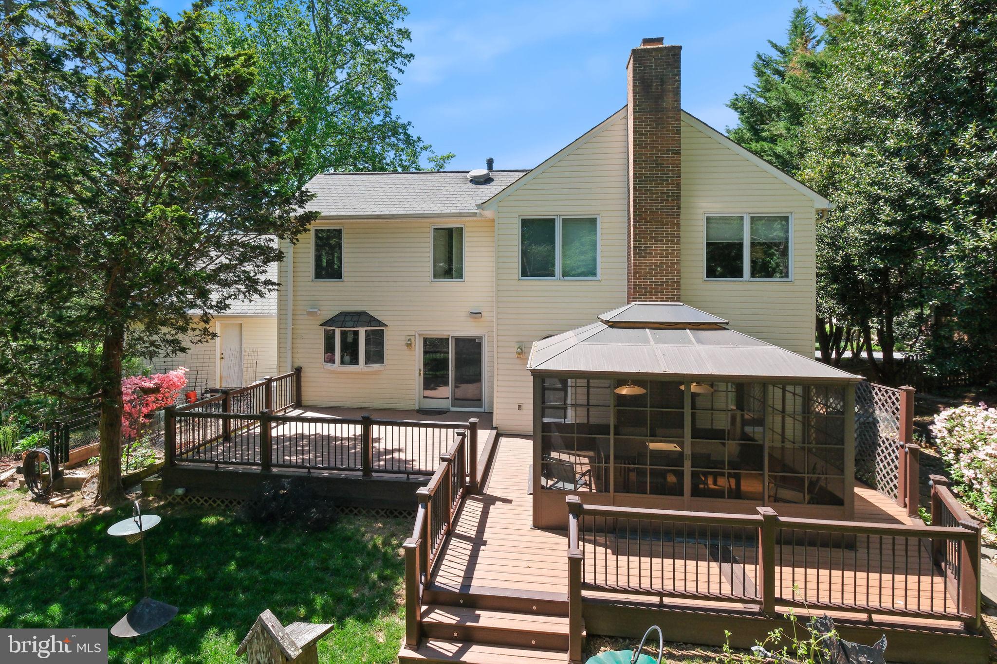 9 MAGIC MOUNTAIN COURT