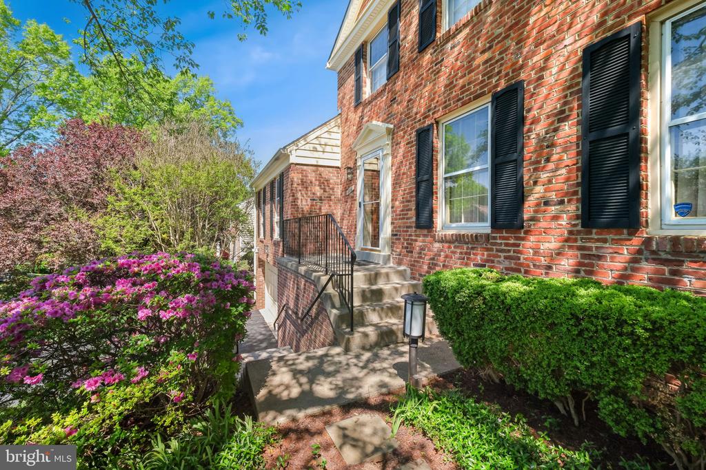 1106 PIPESTEM PLACE