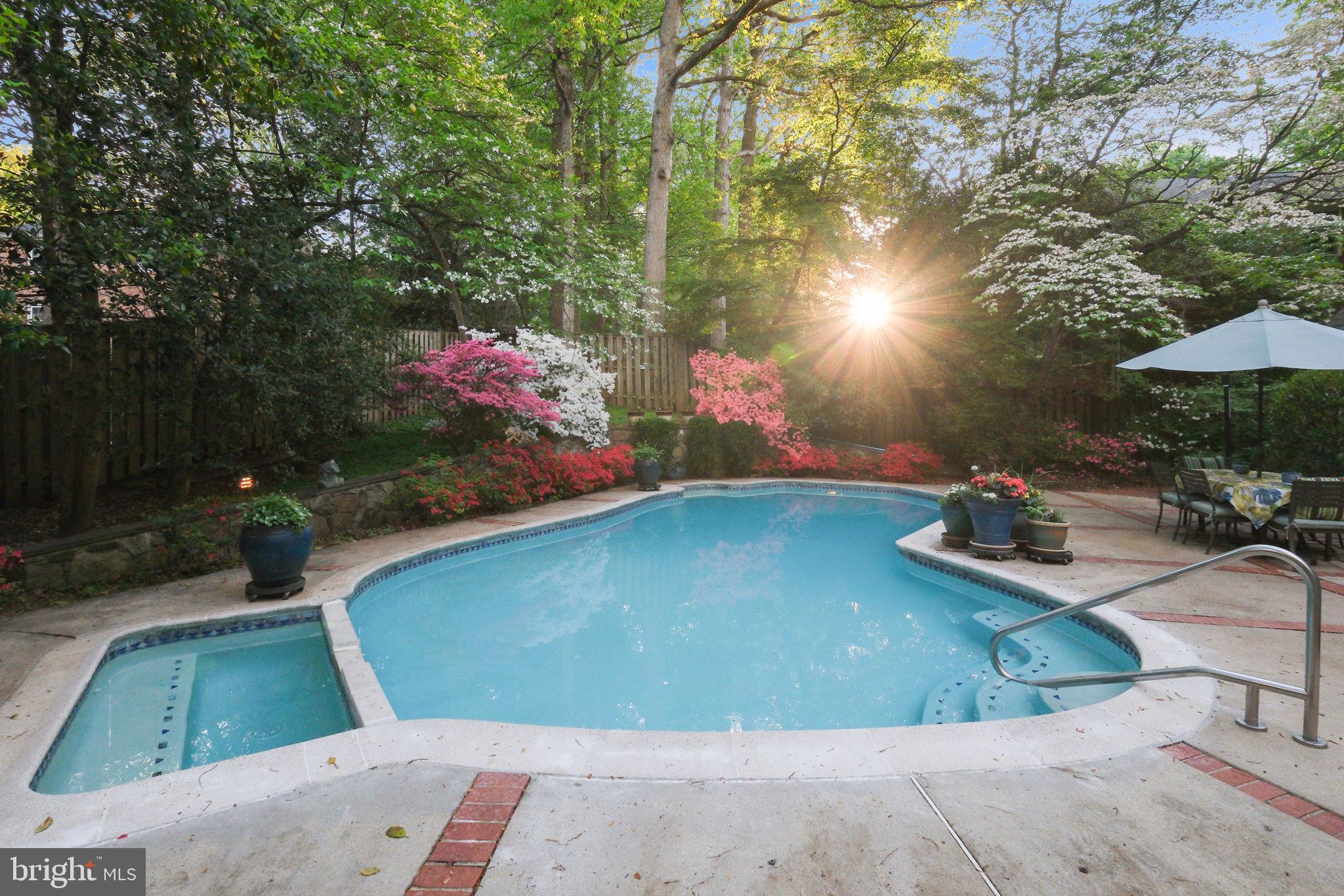 7006 OLD CABIN LANE