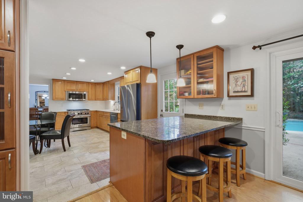 7006 OLD CABIN LANE