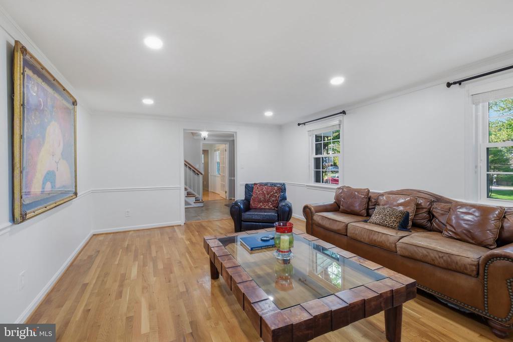 7006 OLD CABIN LANE