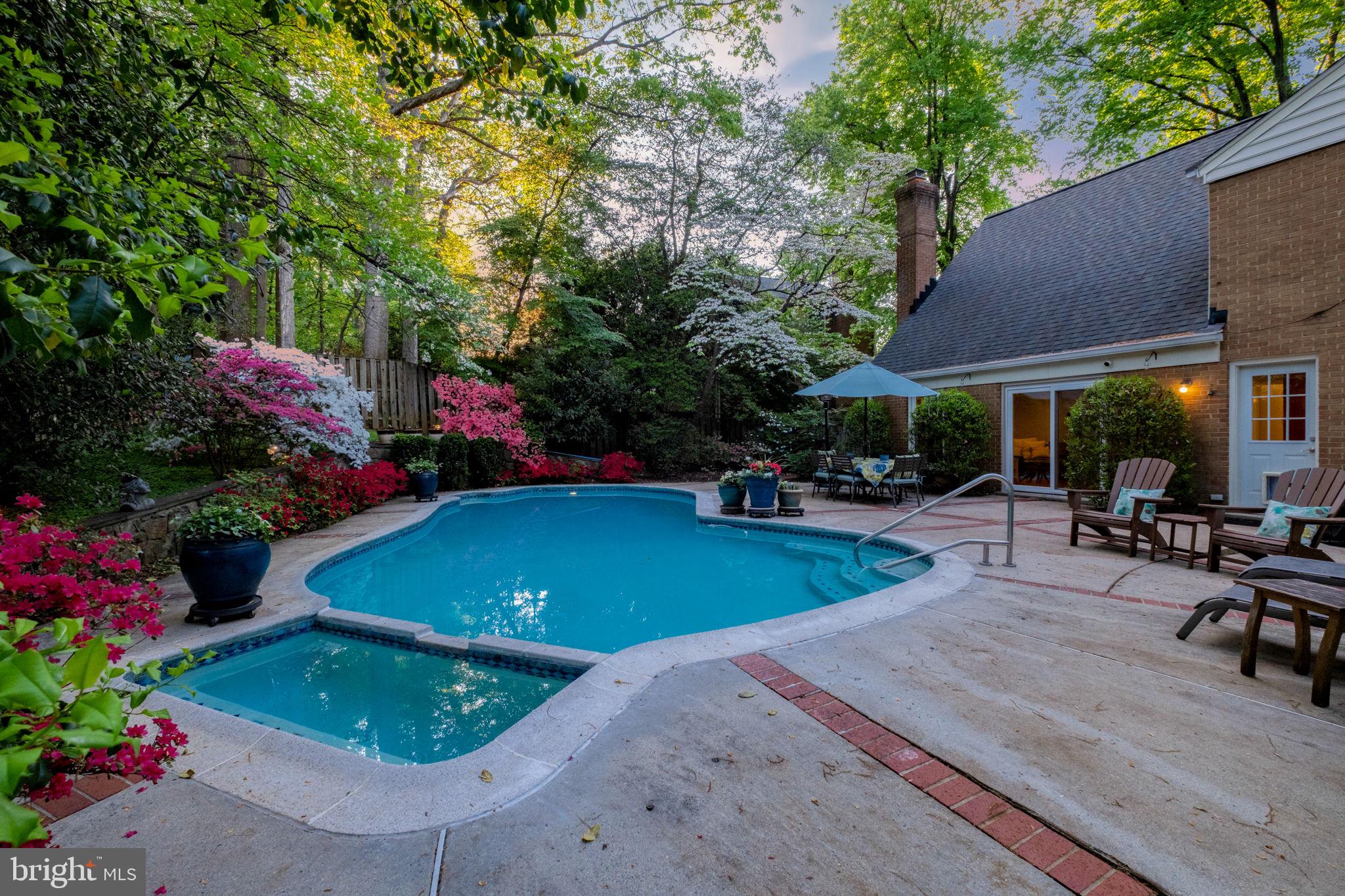 7006 OLD CABIN LANE