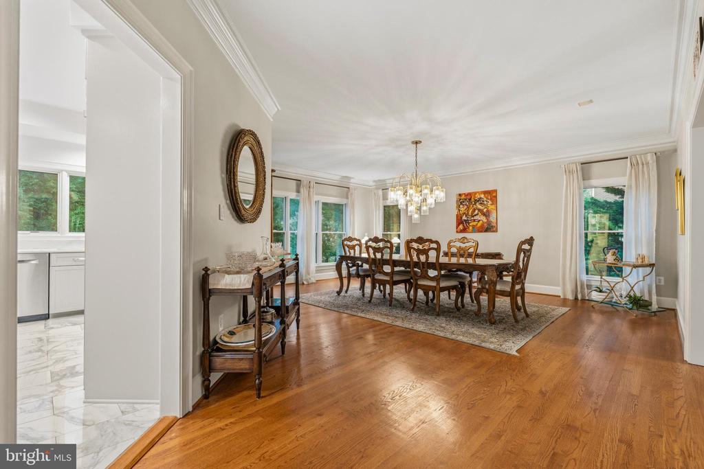 10005 APPLE HILL COURT