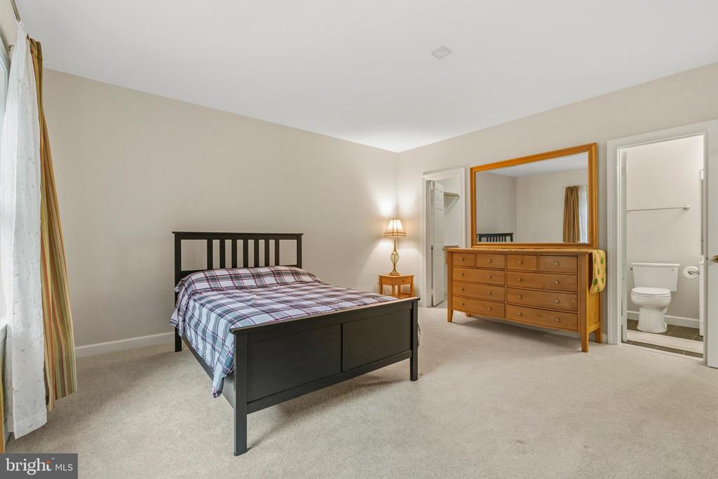 10005 APPLE HILL COURT