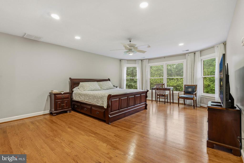 10005 APPLE HILL COURT