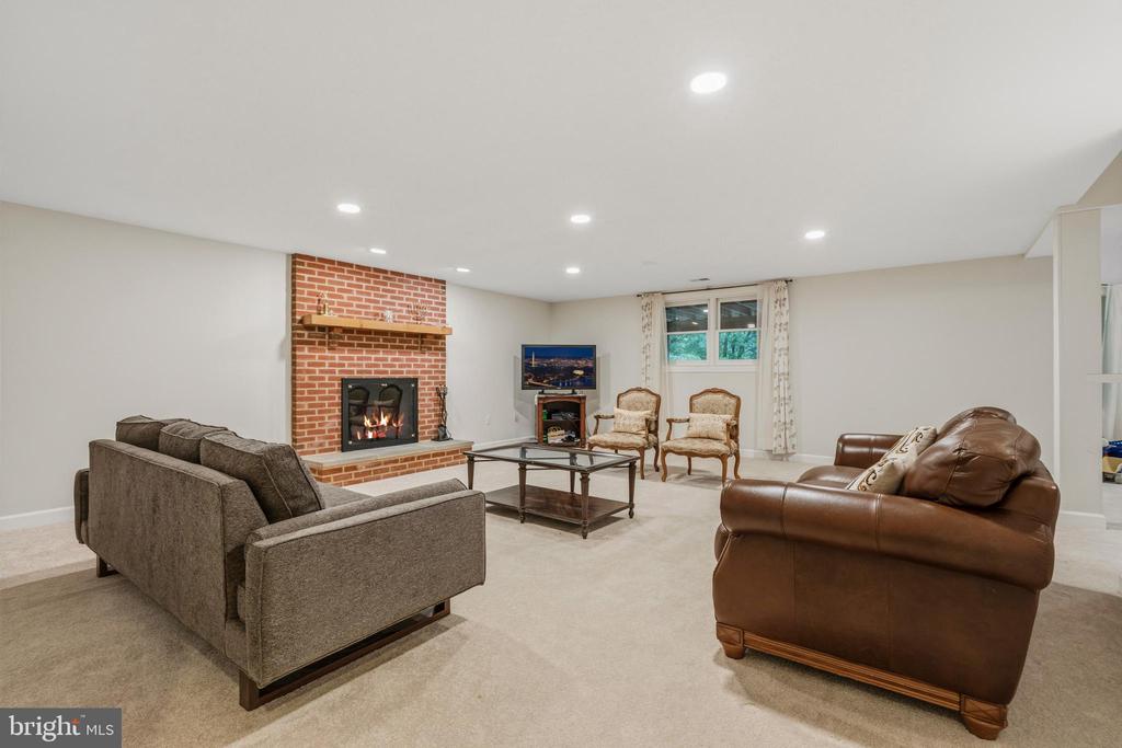 10005 APPLE HILL COURT