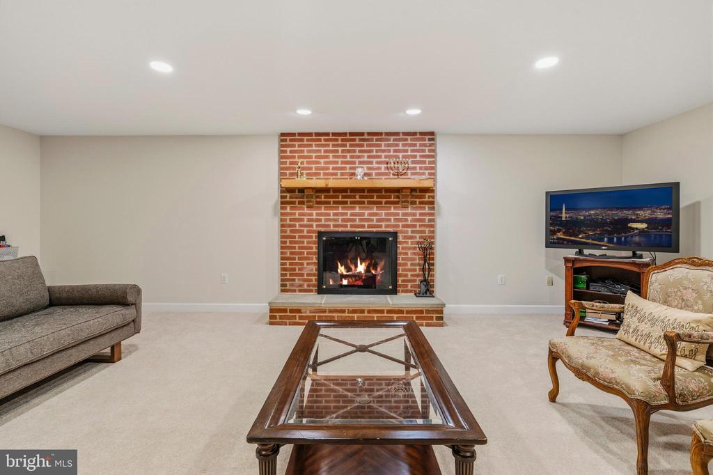 10005 APPLE HILL COURT