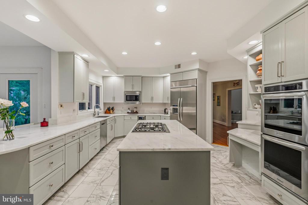 10005 APPLE HILL COURT