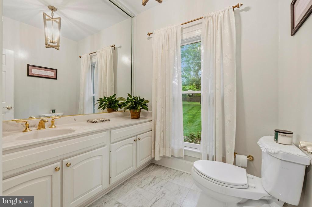 10005 APPLE HILL COURT