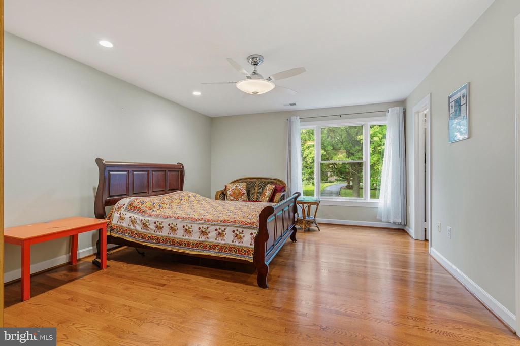 10005 APPLE HILL COURT