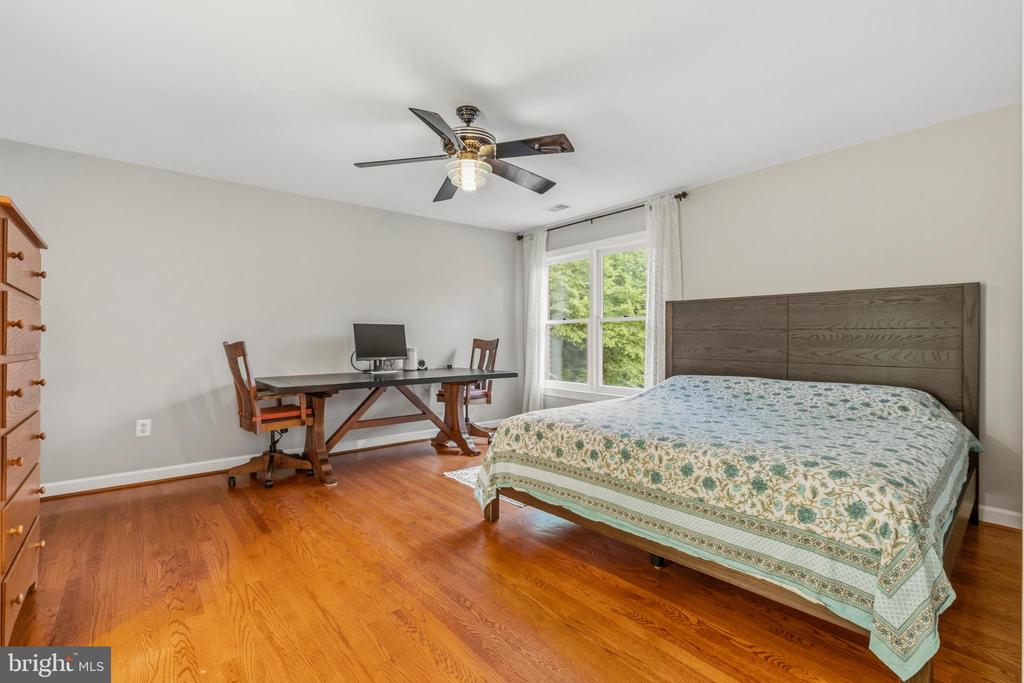 10005 APPLE HILL COURT
