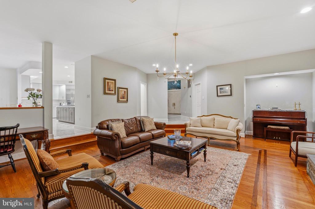 10005 APPLE HILL COURT