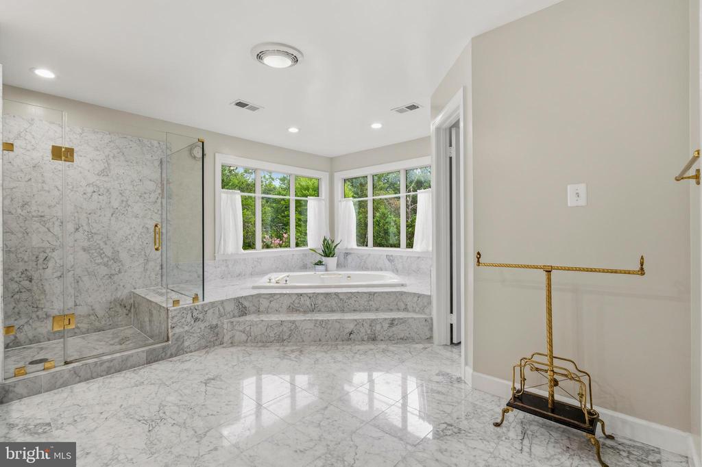 10005 APPLE HILL COURT