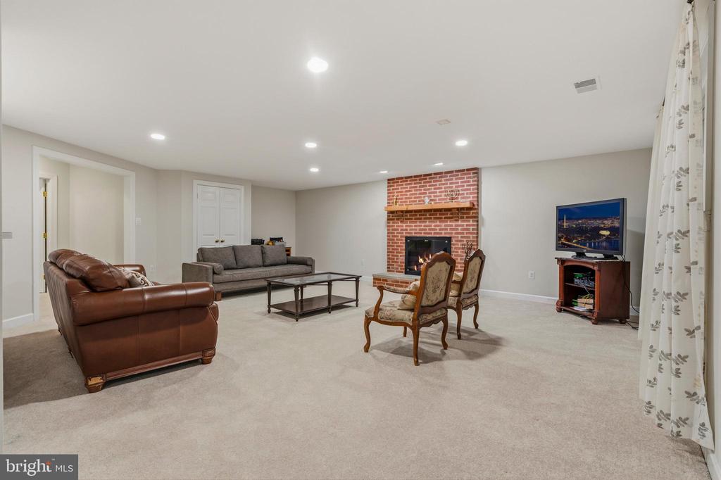 10005 APPLE HILL COURT