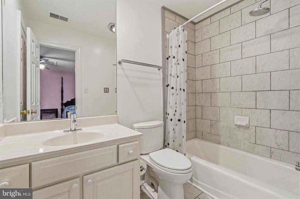 10005 APPLE HILL COURT