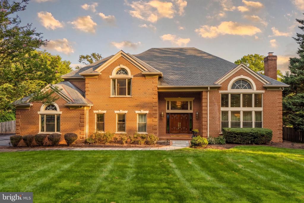 10005 APPLE HILL COURT