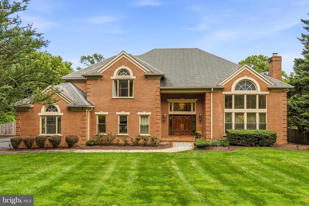 10005 APPLE HILL COURT