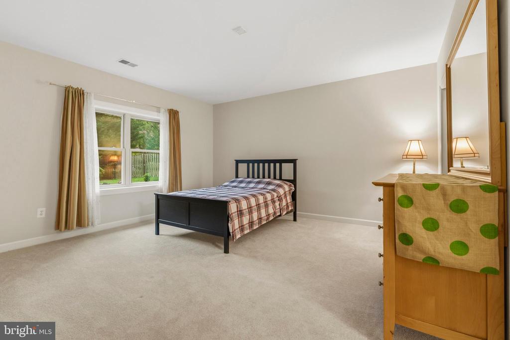 10005 APPLE HILL COURT
