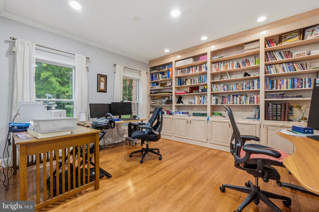 10005 APPLE HILL COURT