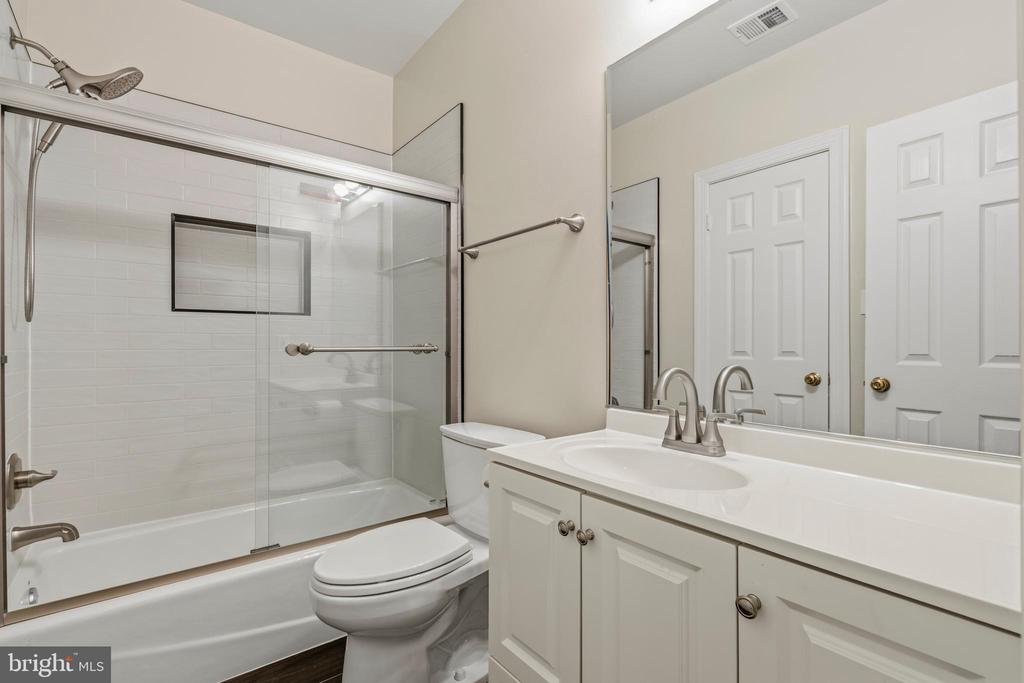 10005 APPLE HILL COURT