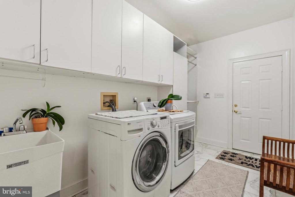 10005 APPLE HILL COURT