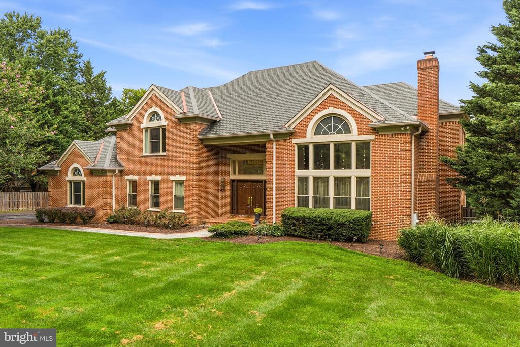 10005 APPLE HILL COURT