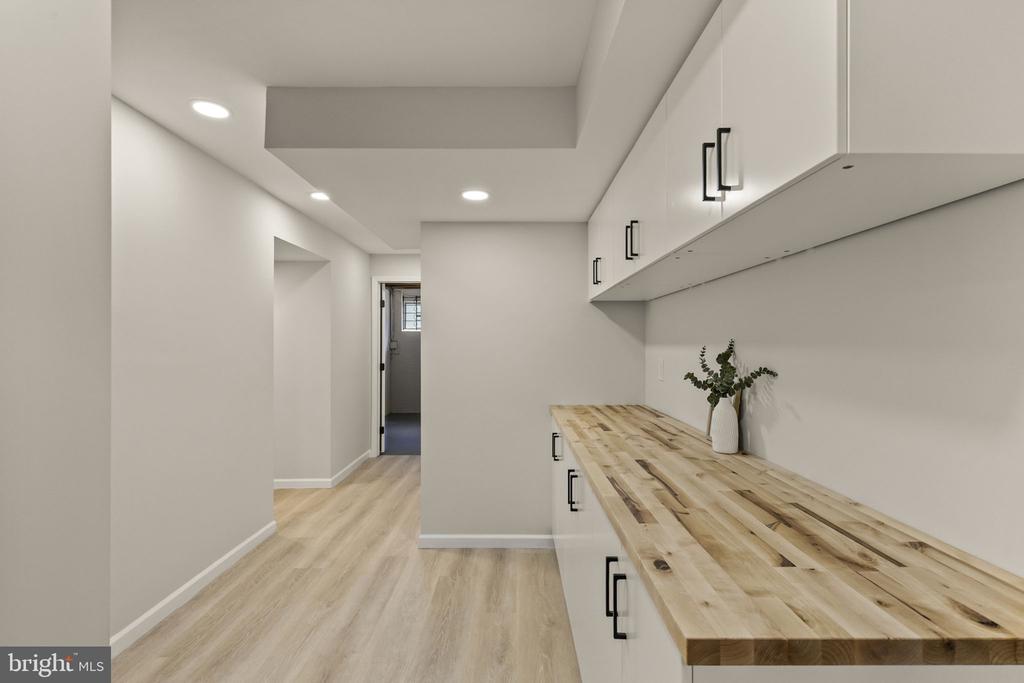6621 SULKY LANE