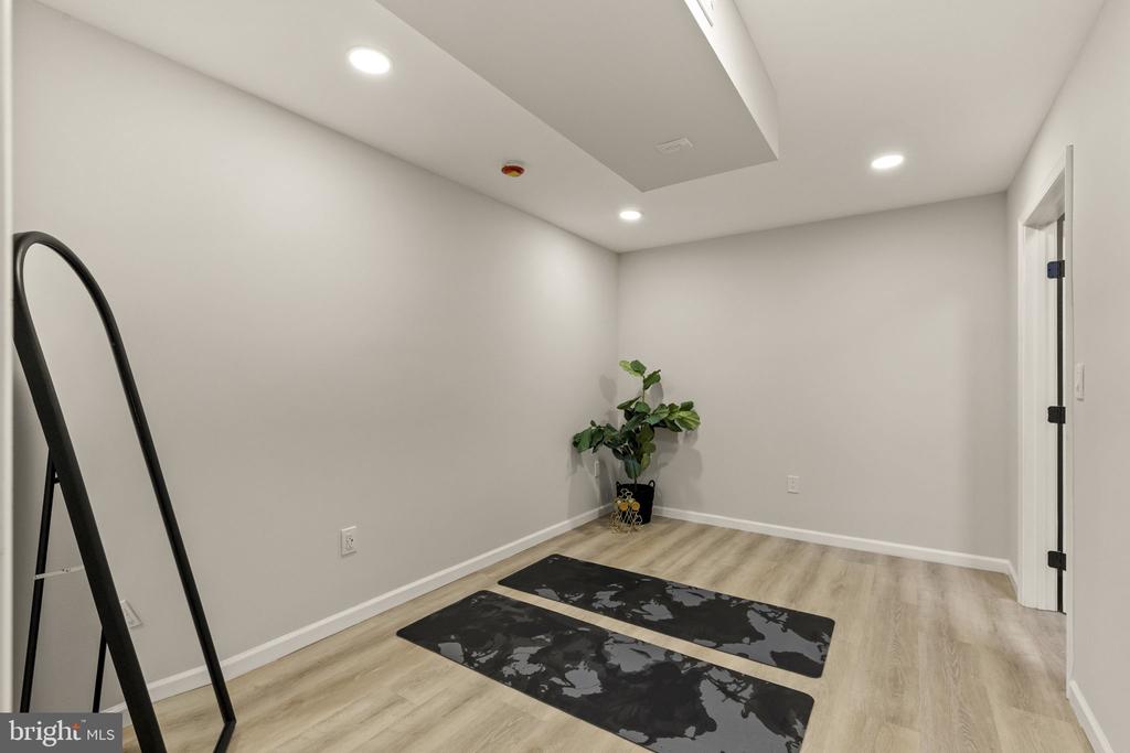 6621 SULKY LANE